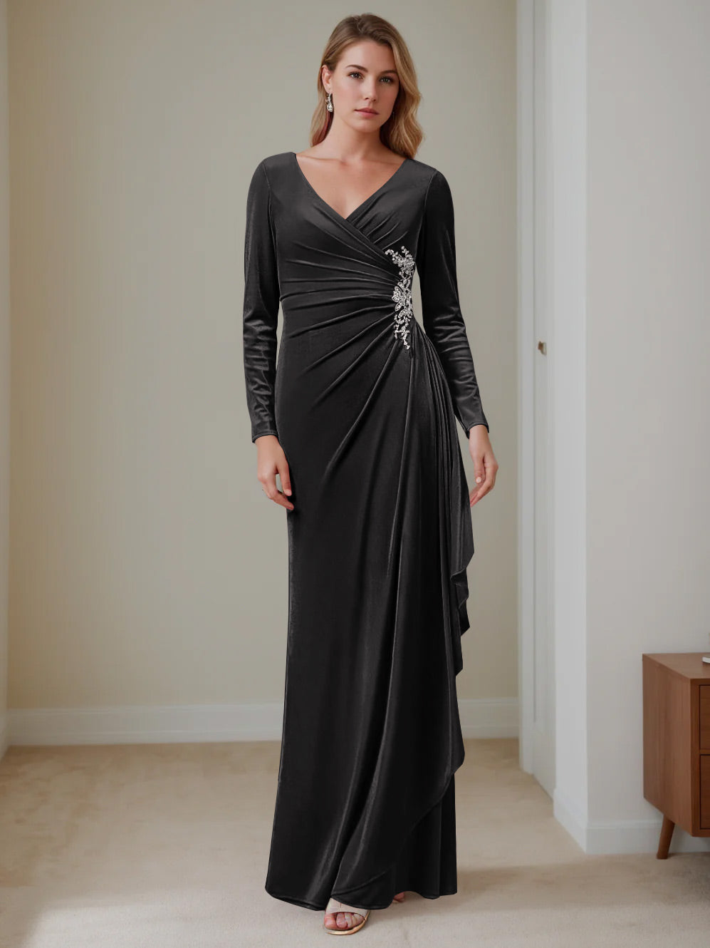 Sheath/Column V-Neck Long Sleeves Floor-Length Velvet Mother of the Bride Dresses with Ruffles