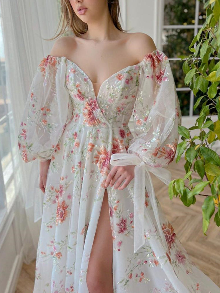 A-Line/Princess Sweetheart Long Sleeves Floor-Length Prom Dresses with Embroidery