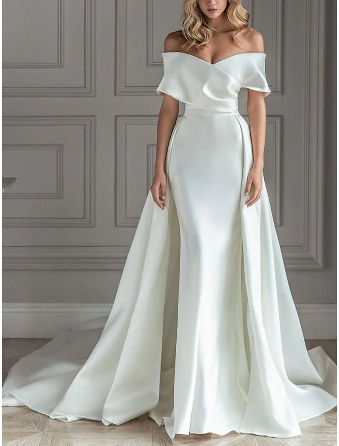 A字/公主式一字肩拖地婚纱