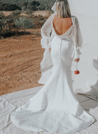 Trumpet/Mermaid V-Neck Long Sleeves Plus Size Wedding Dress