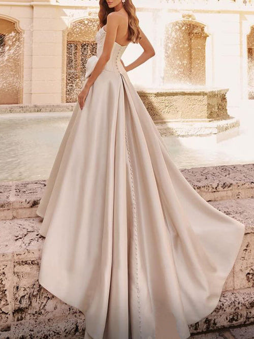A-Line/Princess Sweetheart Court Train  Sleeveless Wedding Dresses With Bow(s)