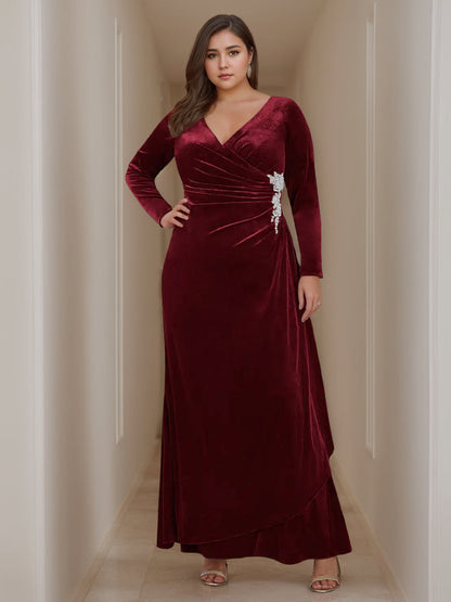 A-Line/Princess V-Neck Long Sleeves Floor-Length Plus Size Velvet Mother of the Bride Dresses with Ruffles