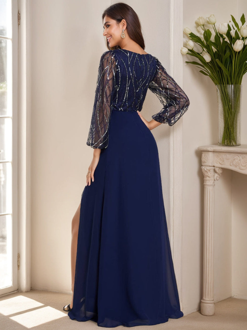 A-Line/Princess V-Neck Long Sleeves Floor-Length Evening Dresses with Appliques