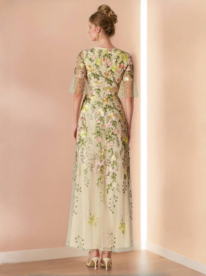 A-Line/Princess V-Neck Short Sleeves Floral Mother of the Bride Dresses with Embroidery