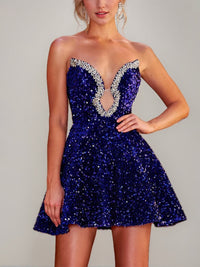 A-Line/Princess Sequined Sweetheart Sleeveless Short/Mini Homecoming Dresses with Rhinestones