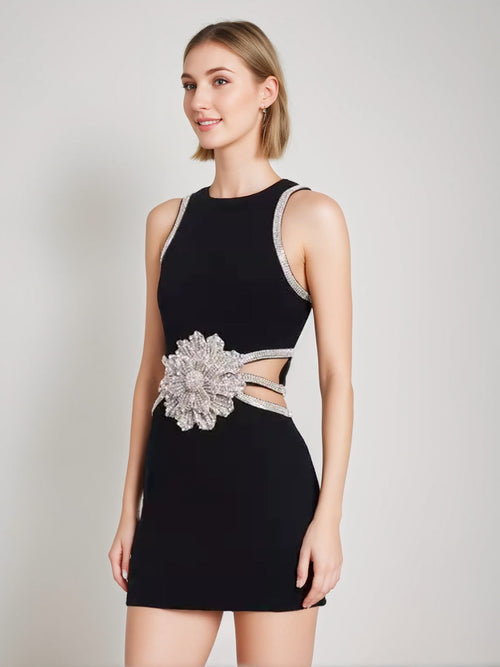 Sheath/Column Scoop Short/Mini Sleeveless Cocktail Dress with Rhinestone & Flower