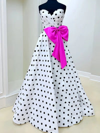 A-Line/Princess Prom Dress Satin Sweetheart Sleeveless Floor-Length Formal Dresses With Polka Dots