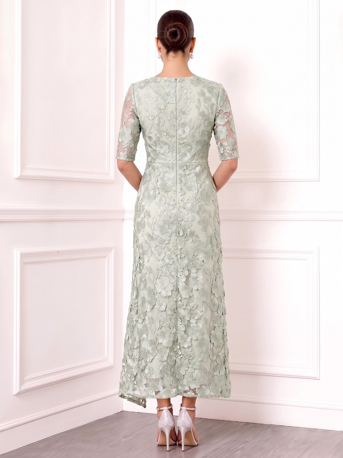 A-Line Mother Of The Bride Dresses Elegant Floral Embroidery Bateau Neck Ankle-Length Illusion 1/2 Sleeves Ruched Zipper Wedding Guest