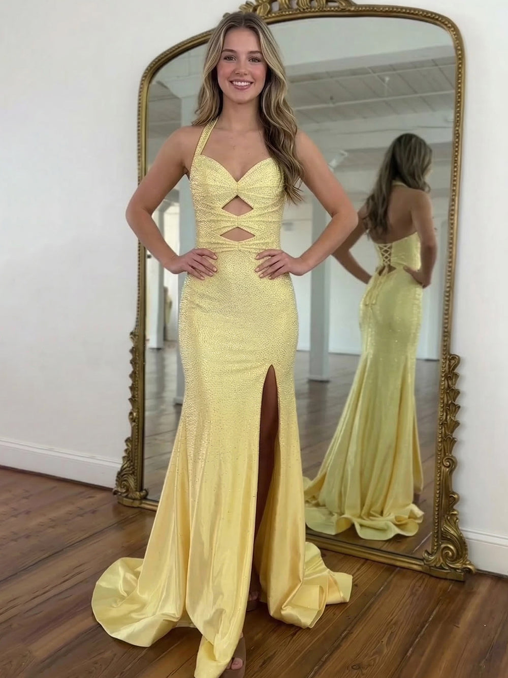 Sheath/Column Yellow Prom Dresses Halter Neck Sleeveless Floor-length With Split Side Train Rhinestones Formal Dresses