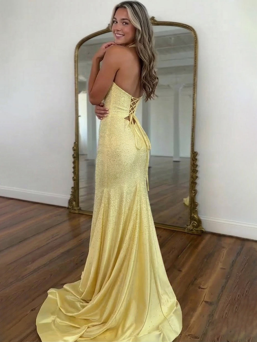 Sheath/Column Yellow Prom Dresses Halter Neck Sleeveless Floor-length With Split Side Train Rhinestones Formal Dresses