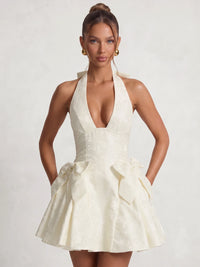 A-Line/Princess Homecoming Dresses Jacquard Plunge Halter Sleeveless Short Lace-Up Boning With Detachable Bows