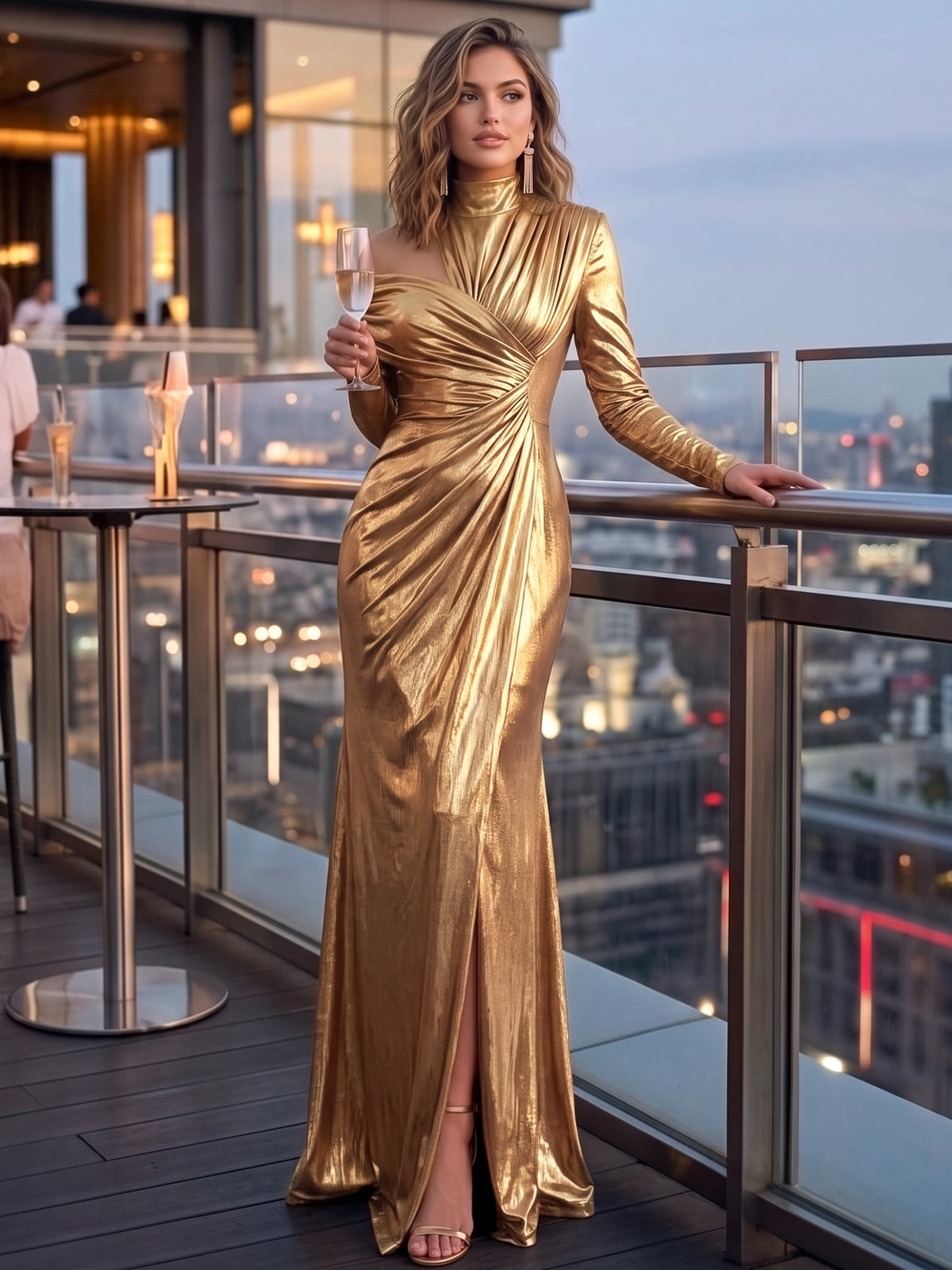 Sheath Evening Gown Luxury Halter Neck Long Sleeves Floor Length Formal Metallic Runched Evening Dresses With High Slit