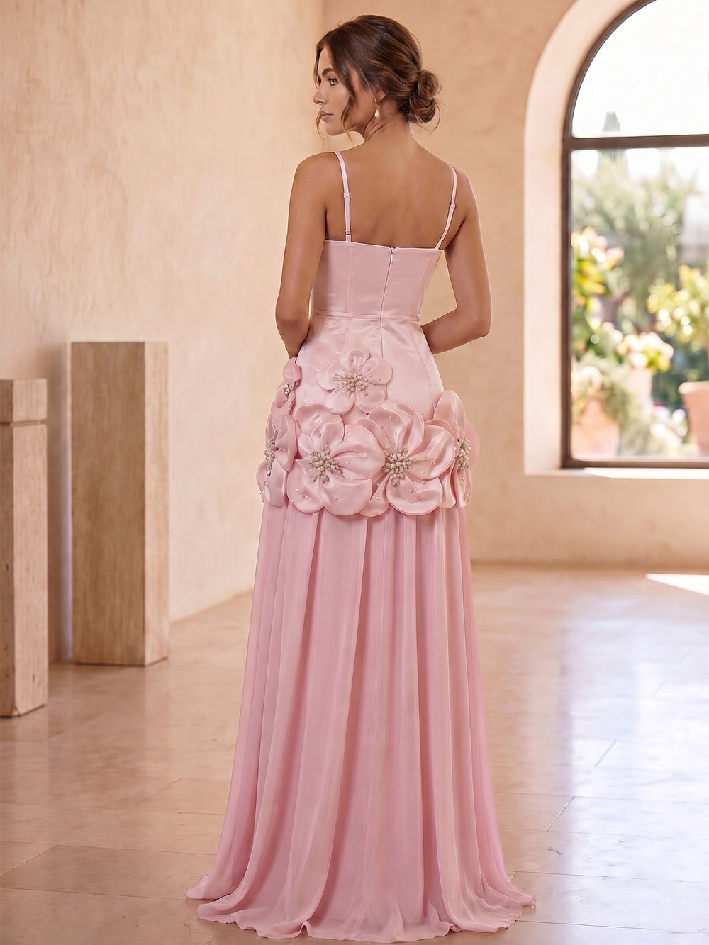 Spaghetti Straps A-Line Evening Dress Luxury Floral Appliques Tulle Evening Gown Sleeveless Floor-Length Dress With Beading