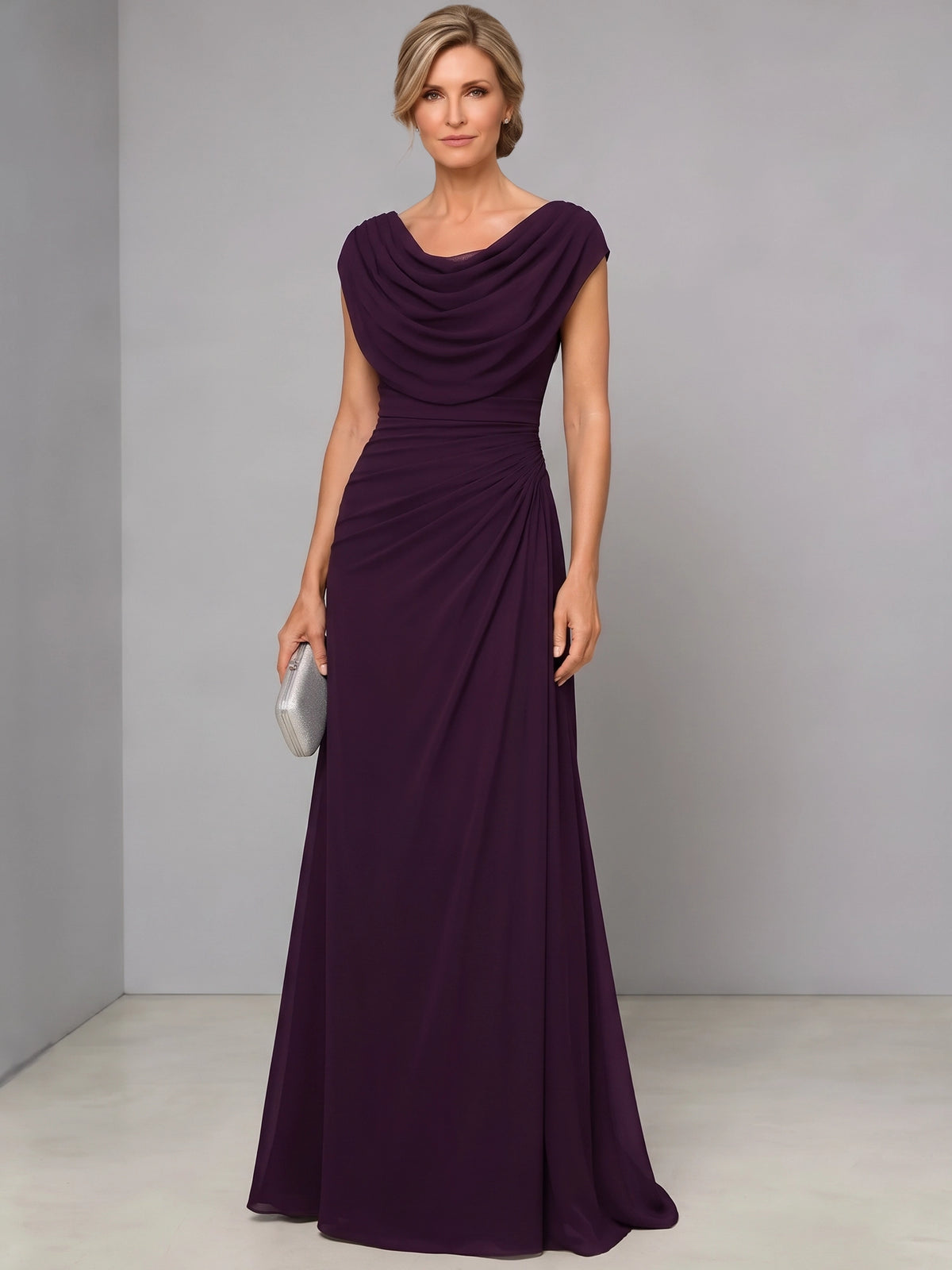 A-Line Mother Of The Bride Dresses Grape Chiffon Boat Neck Elegant Sleeveless Floor-Length Formal Wedding Guest Dresses