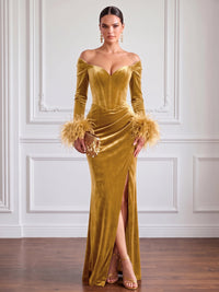 Sheath Velvet Evening Gown Floor Length Off The Shoulder V Neck Long Sleeves Elegant Formal Dress With Feather Fur High Slit