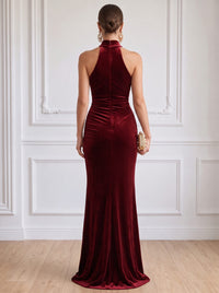 Sheath Velvet Evening Gown Floor Length Halter Neck Runched Burgundy Sleeveless Elegant Formal Wedding Guest Dress WIth High Front Slit
