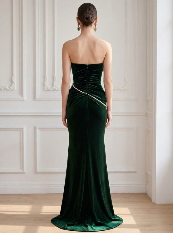 Sheath Velvet Evening Gown Floor Length Strapless Runched Dark Green Sleeveless Elegant Formal Wedding Guest Dress With Pearl