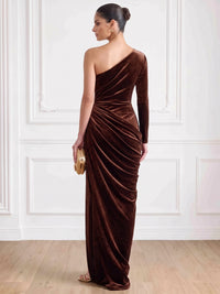 Sheath Velvet Evening Gown Floor Length One Shoulder Runched Brown Long Sleeves Elegant Formal Draped Wedding Guest Dress