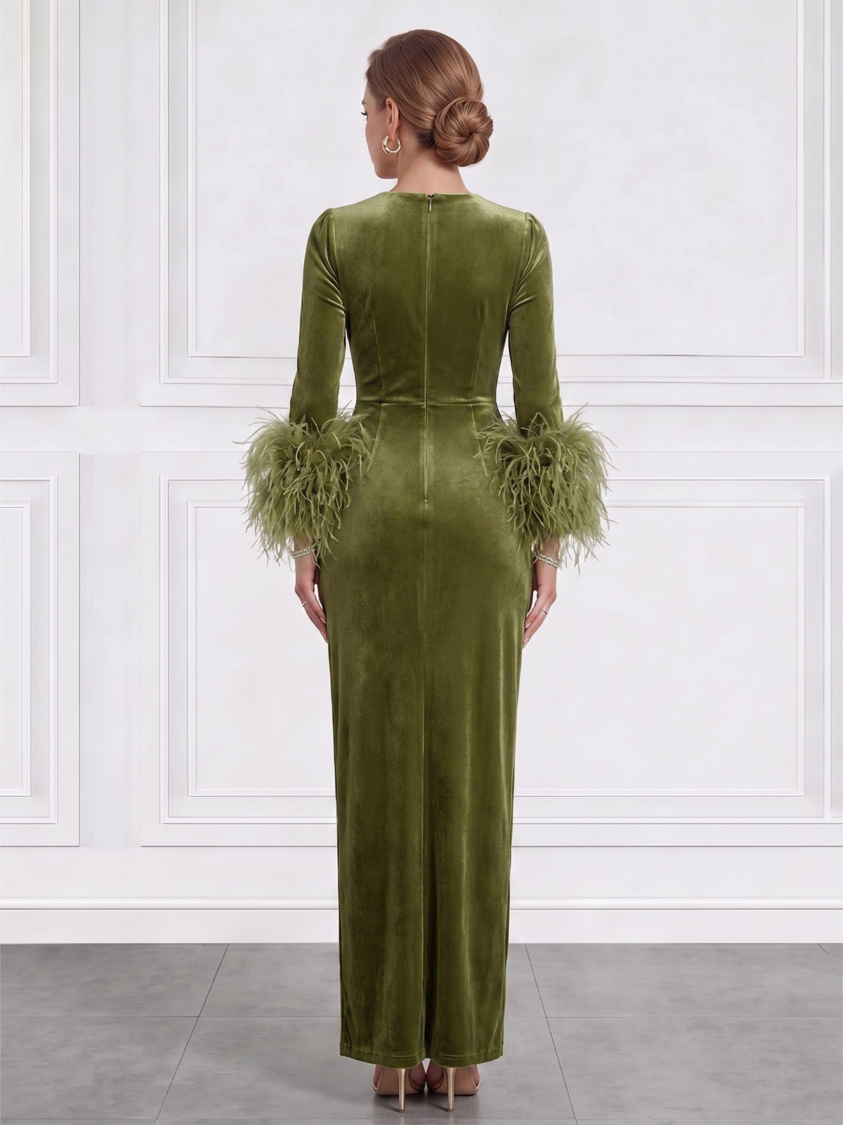 Sheath Velvet Evening Gown Floor Length Boat Neck Runched Long Sleeves Olive Green Elegant Formal Wedding Guest Dress With High Slit Feather Fur