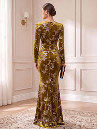 Sheath Velvet Evening Gown Floor Length Vintage Floral V Neck Runched Long Sleeves Brown Elegant Formal Wedding Guest Dress