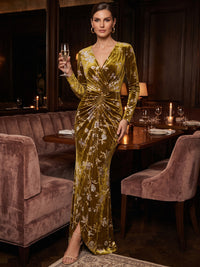 Sheath Velvet Evening Gown Floor Length Vintage Floral V Neck Runched Long Sleeves Brown Elegant Formal Wedding Guest Dress
