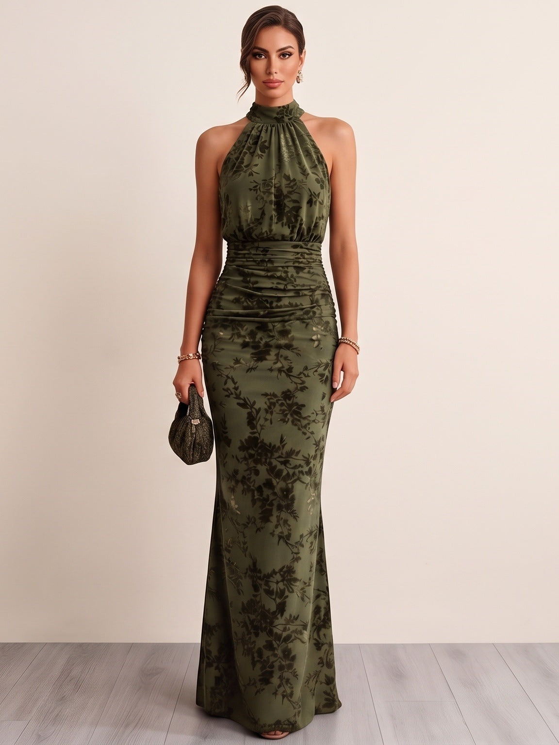 Sheath/Column Evening Dresses Halter High Neck Sleeveless Runched Embroidery Green Formal Wedding Guest Dress