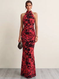 Sheath/Column Evening Dresses Halter High Neck Sleeveless Runched Embroidery Green Formal Wedding Guest Dress
