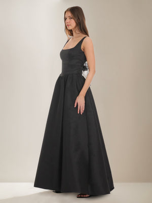 A-Line/Princess Black Prom Dress Square Neck Maxi Dress Sleeveless Floor-Length Formal Dresses with Back Bowknot