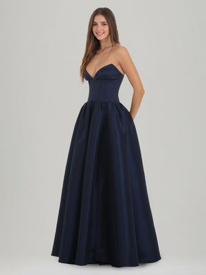 A-Line/Princess V-Neck Sleeveless Floor-Length Pleats Prom Dresses