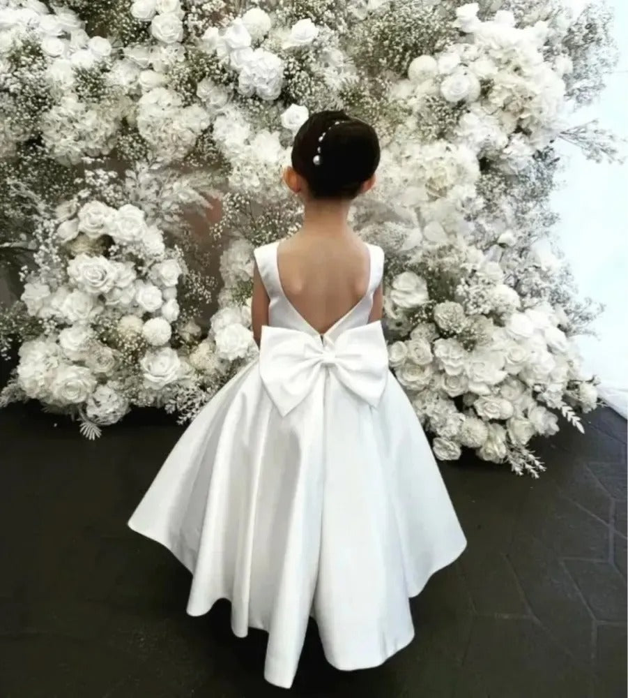 A-Line/Princess Flower Girl Dresses Satin Birthday Dresses Scoop Neck Sleeveless Floor-Length Party Dresses With Bow