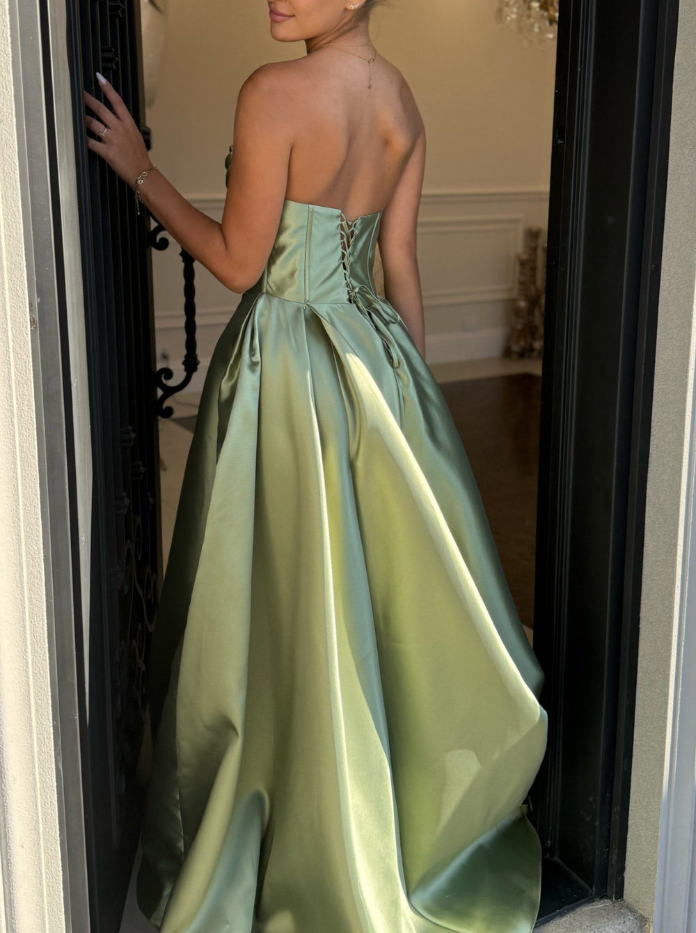 A Line/Princesses Prom Dresses Satin Strapless Floor-Length Formal Corset Dress With Pocket Ruched Lace Up