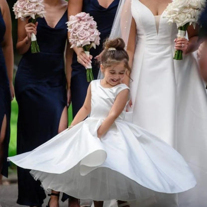 A-Line/Princess Flower Girl Dresses Satin Birthday Dresses Scoop Neck Sleeveless Floor-Length Party Dresses With Bow