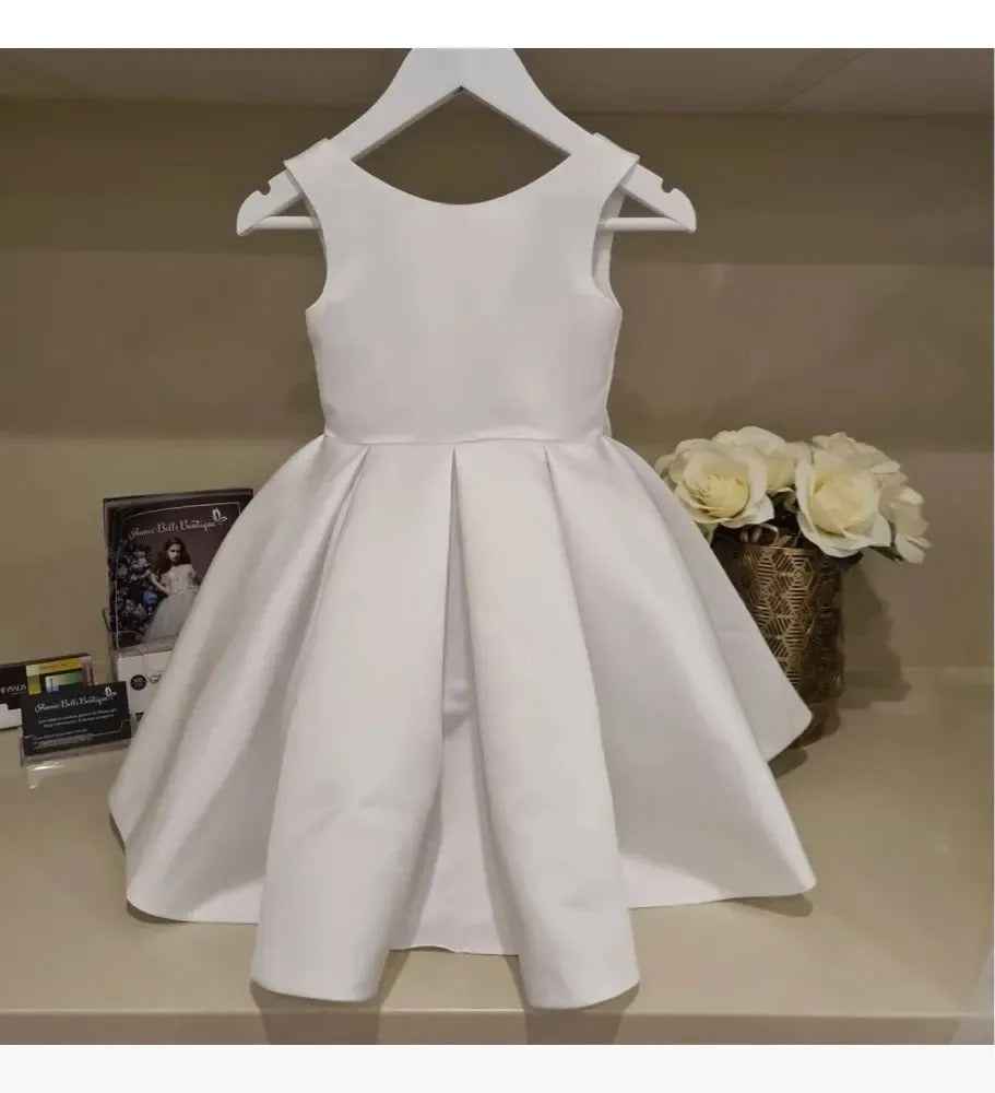 A-Line/Princess Flower Girl Dresses Satin Birthday Dresses Scoop Neck Sleeveless Floor-Length Party Dresses With Bow
